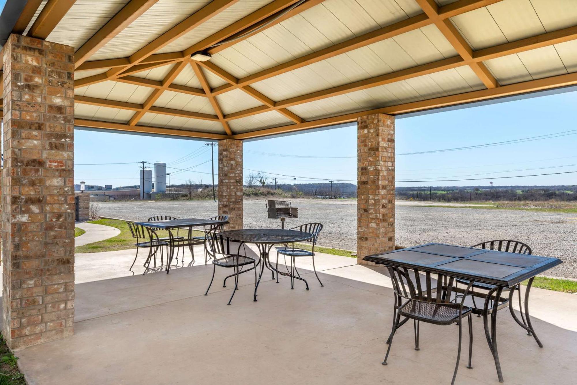 Best Western Club House Inn & Suites Mineral Wells Exteriör bild