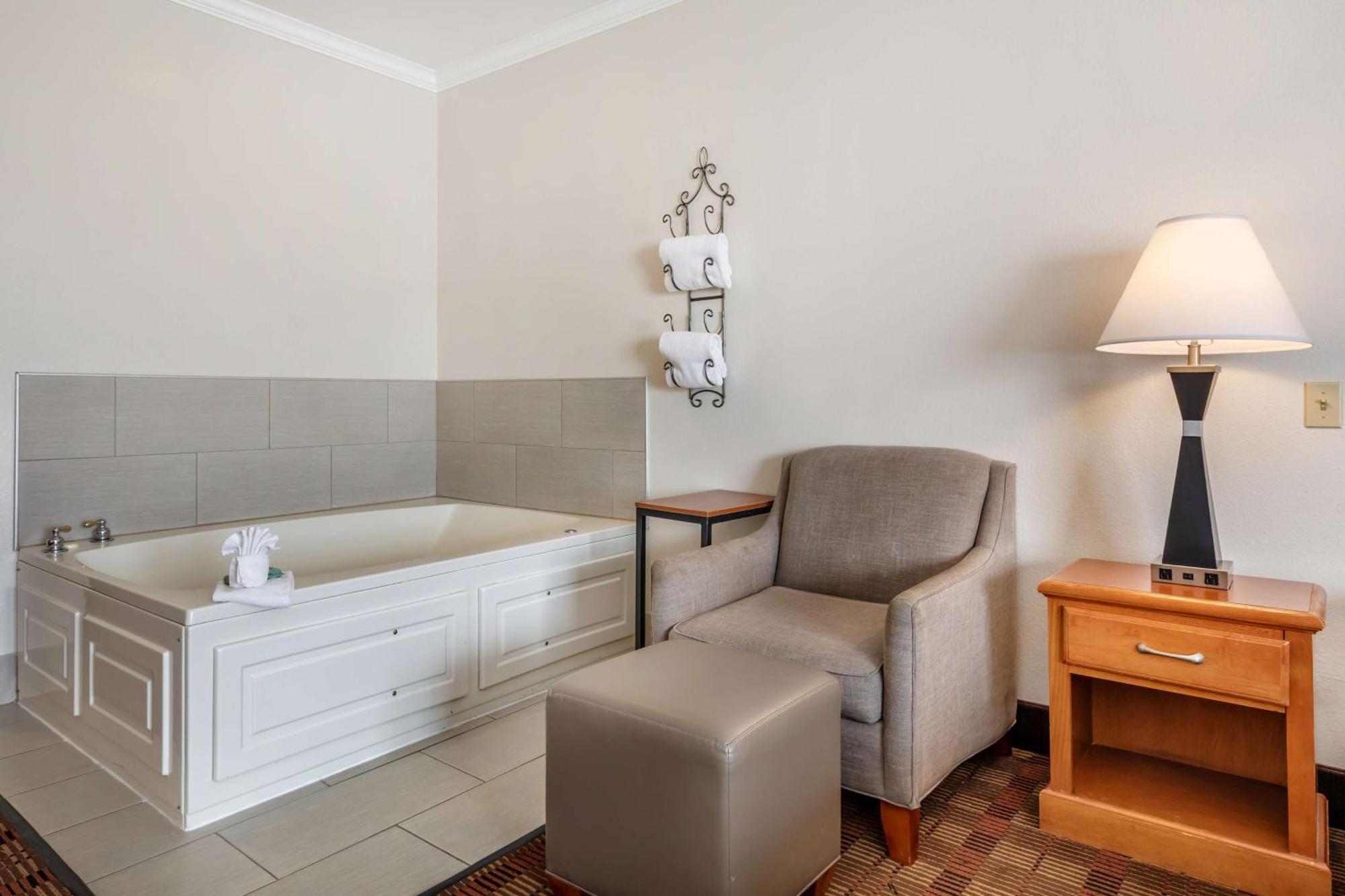 Best Western Club House Inn & Suites Mineral Wells Exteriör bild